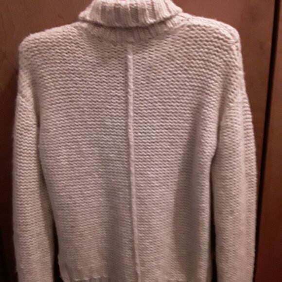 Merino Wool and Alpaca Sweater - Picture 2 of 9
